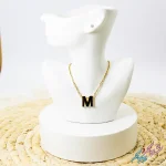گردنبند استیل یونیسکس طرح حرف M طلایی رنگ، ساده و سه بعدی، مناسب آقایان و بانوان