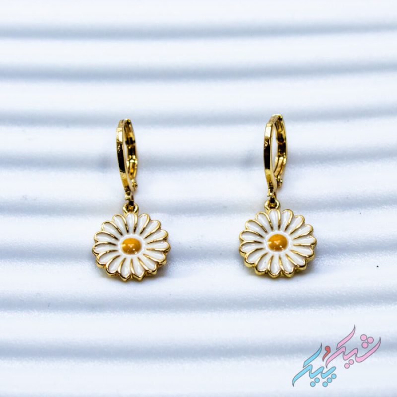 گوشواره حلقه‌ای گل بابونه طلایی - تصویر 2