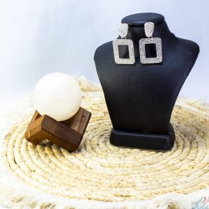 گوشواره مجلسی فول نگین مدل کلاسیک