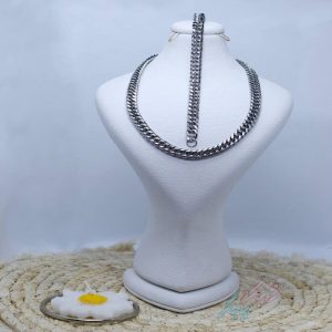 گردنبند و دستنبند کارتیه