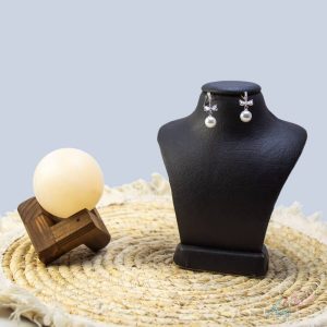 گوشواره فول نگین با آویز مرواریدی تیتانیوم