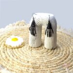 گوشواره مدل دست اسکلت مشکی