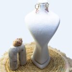 گوشواره حلقه ای با آویز طلایی و دلفین بنفش