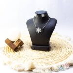 نیم ست استیل گردنبند و گوشواره مدل دانه برف نقره ای شنی