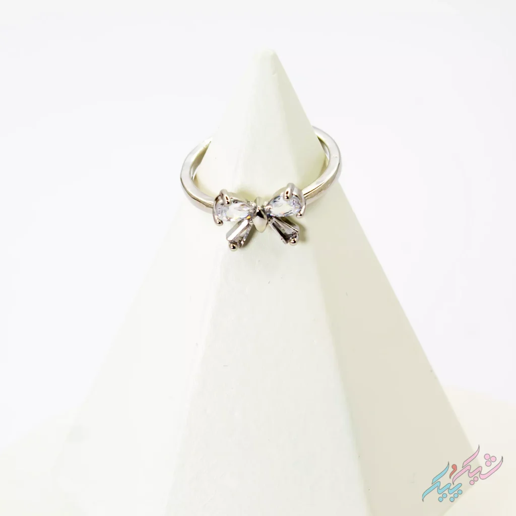 انگشتر پاپیون نگین‌دار