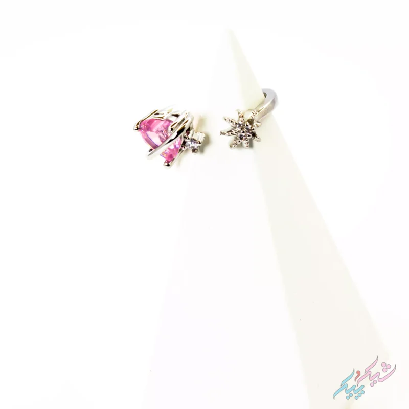 انگشتر فری سایز با طراحی قلب صورتی و ستاره‌های درخشان