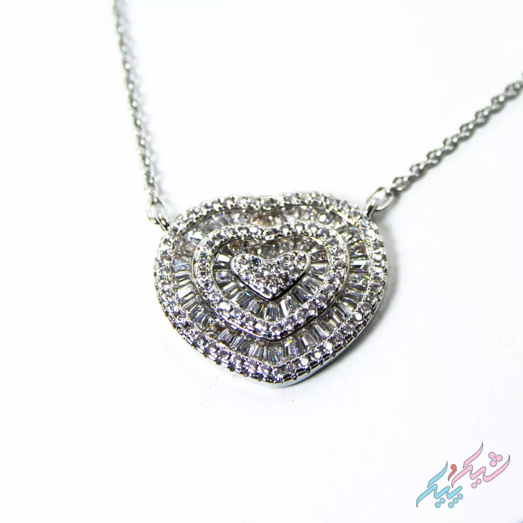 گردنبند قلب برجسته نگین‌دار نقره‌ای
