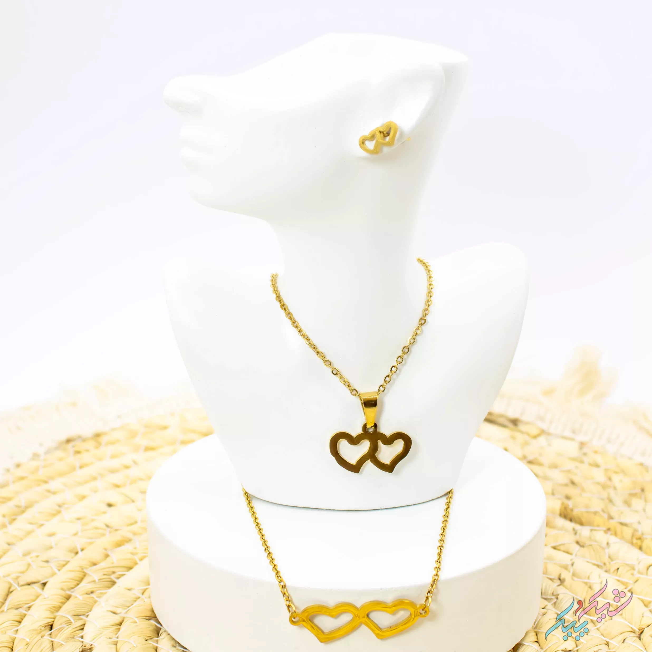 nimset-4-1 ست گردنبند، گوشواره و دستبند طرح قلب