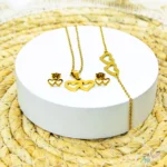 ست گردنبند، گوشواره و دستبند طرح قلب