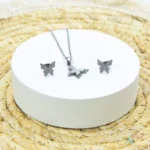 نیم ست گردنبند و گوشواره طرح پروانه