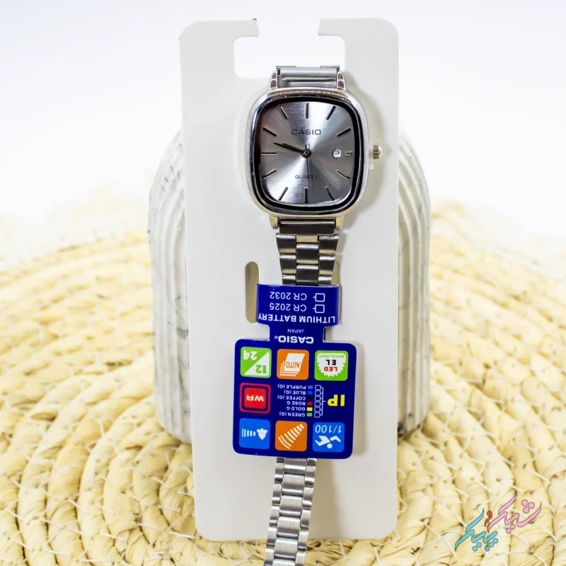 ساعت مچی زنانه طرح کاسیو مدل اولد مانی با صفحه نقره‌ای