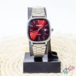 ساعت مردانه اولد مانی طرح کاسیو با صفحه قرمز و بند استیل