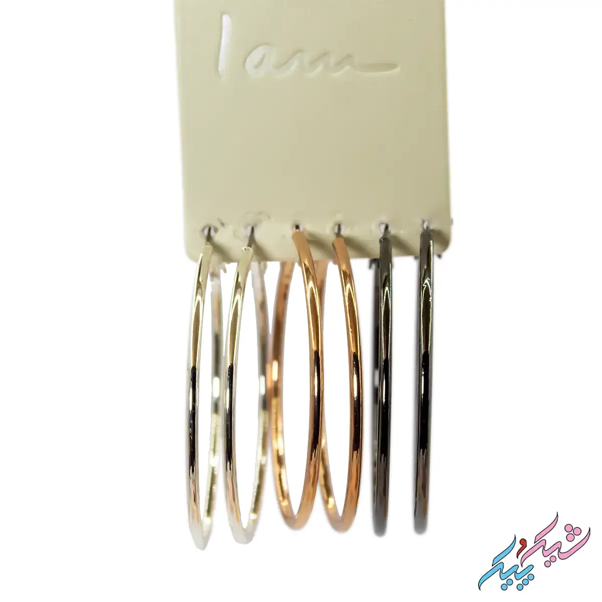 Earrings-31-1.webp پک ۳ جفت گوشواره حلقهای بزرگ برند I AM؛ در سه رنگ نقرهای، مسی و مشکی