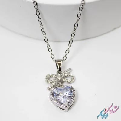 خرید گردنبند مدل قلب و پاپیون نگین اتمی
