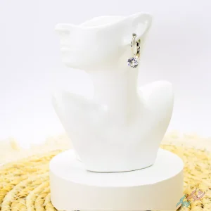 گوشواره آویز مدل تک نگین الماسی سفید با درخشش برلیان؛ برند Accessories